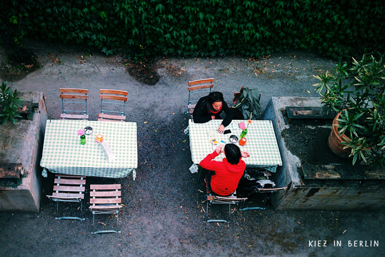 Неспешные беседы в биргартен Рюдерсдорф у стен самого быстрого и сумасшедшего клуба Берлина Бергхайн